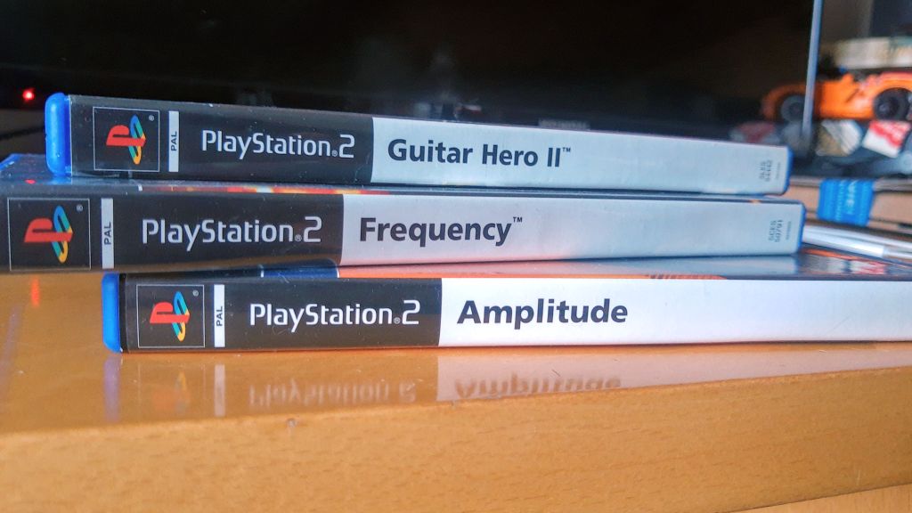 pudełka Ferquency, Amplitude i Guitar Hero PS2